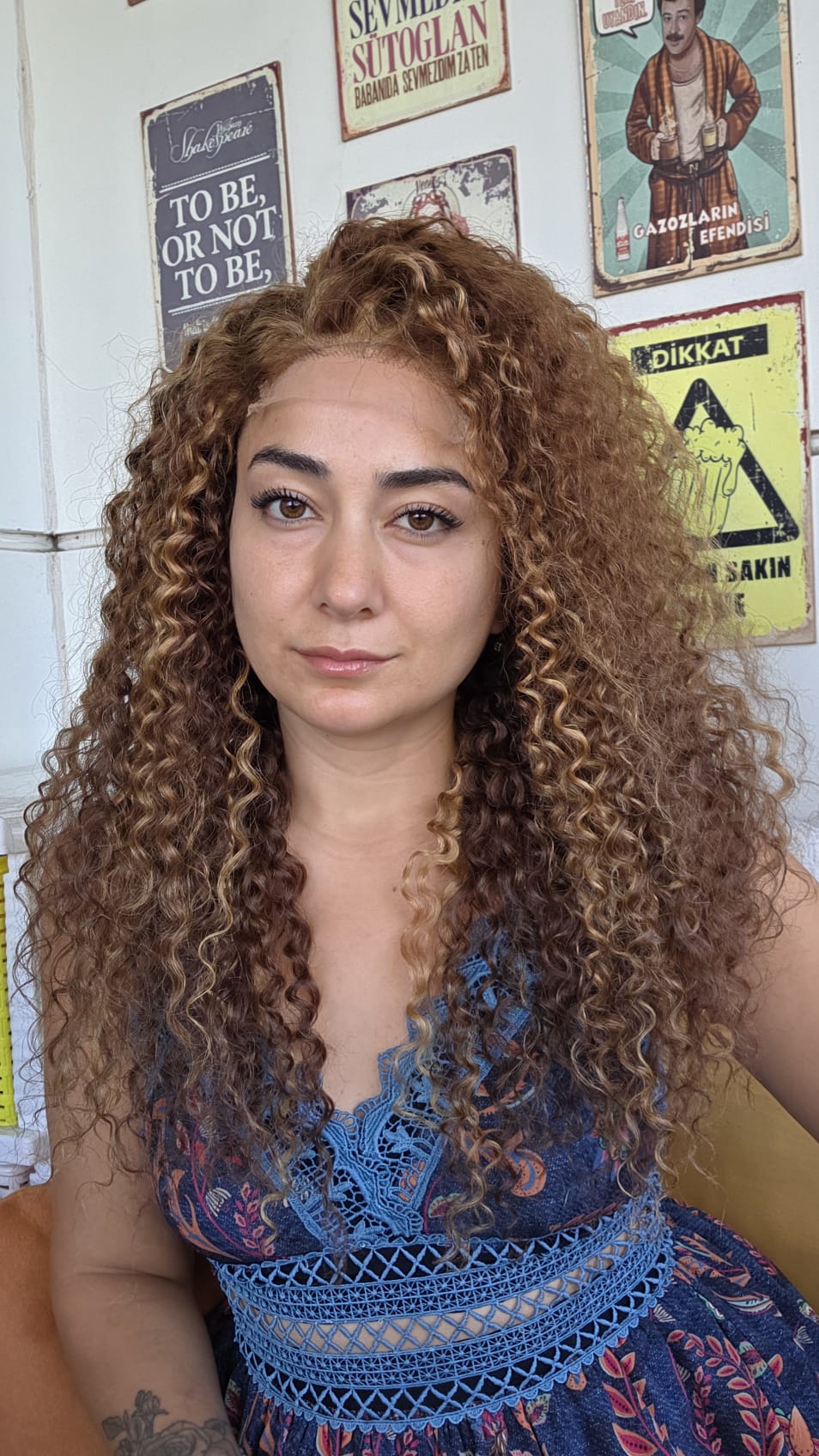 KIVIRCIK HERYÖNE AYRILAN TÜL PERUK UZUN SAÇ (SAN24KS)