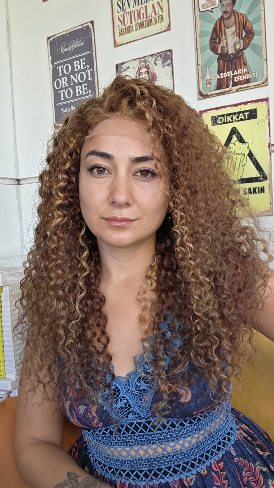 KIVIRCIK HERYÖNE AYRILAN TÜL PERUK UZUN SAÇ (SAN24KS)